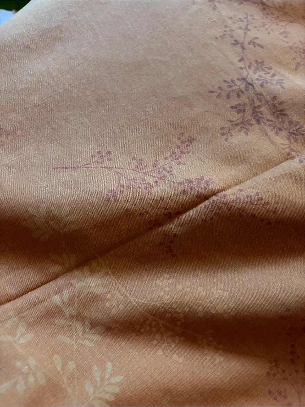 2- Calvin Klein Rust Floral Sprig Tablecloth - Home Dining